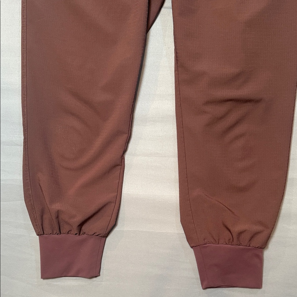 Vuori Women’s Jogger Pants Dusty Rose Mauve Size Large Flawed - Picture 8 of 10